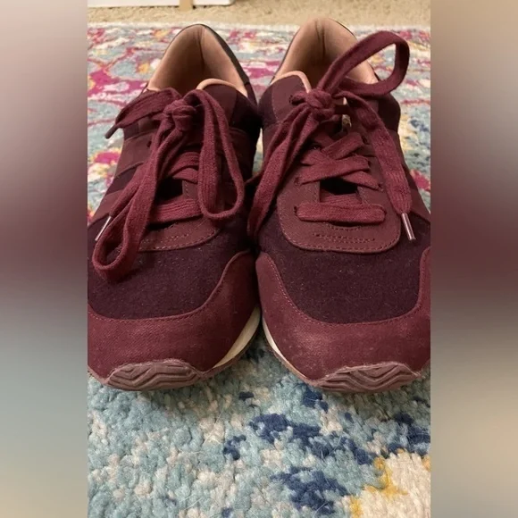 Crimson sneakers, very comfy, good gently used condition. Size 9. - Picture 4 of 9